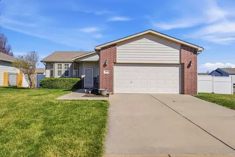 1551 N Thoroughbred Ct, Wichita, KS 67235