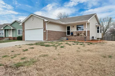 2504 N Mainsgate, Augusta, KS 67010