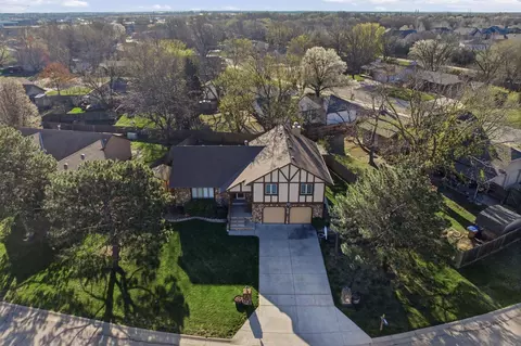 709 Marsha Dr, Andover, KS 67002
