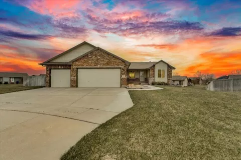 2214 S Limuel Ct, Wichita, KS 67235