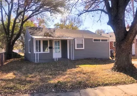 2031 W Mccormick Ave, Wichita, KS 67213