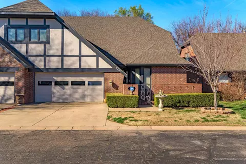 8220 E Douglas Ave, Wichita, KS 67206