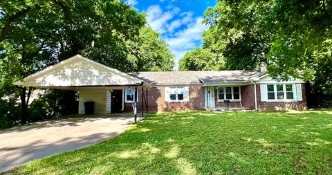 607 N 9th, Arkansas City, KS 67005