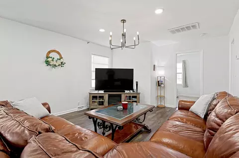 Living - 317 E 6th St, Halstead, KS 67056 photo 3 of 5