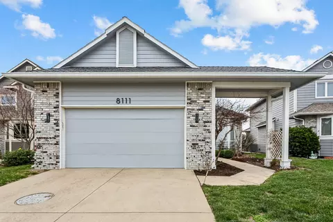 8111 E Windwood Cir, Wichita, KS 67226
