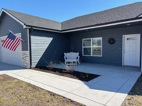 108 E 5th St, Solomon, KS 67480