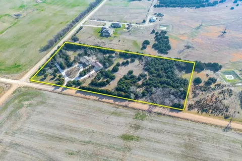 4936 NW County Line Rd, Benton, KS 67017