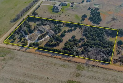 4936 NW County Line Rd, Benton, KS 67017