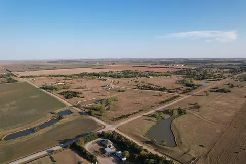 1673 W Bryce Dr, Milton, KS 67106 photo 5