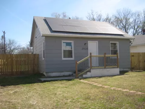 1928 S Laura Ave, Wichita, KS 67211