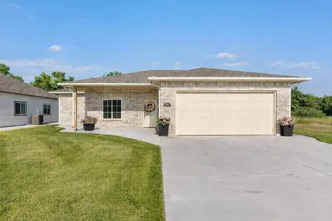1208 Stutzman St, Halstead, KS 67056