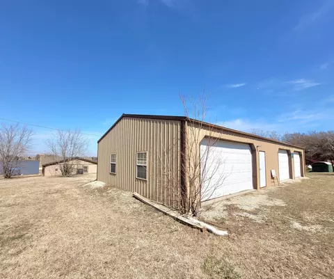Exterior - 104 Eureka Lake Rd, Eureka, KS 67045 photo 11 of 11