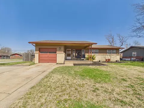2140 W Columbine Ln, Wichita, KS 67204