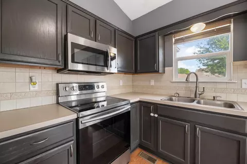 Kitchen - 600 Laramie Cir, Maize, KS 67101 photo 3 of 3