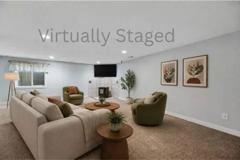 Living - 600 Laramie Cir, Maize, KS 67101 photo 3 of 8