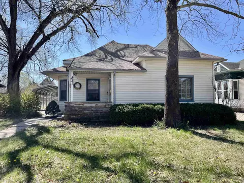 821 E 10th, Winfield, KS 67156