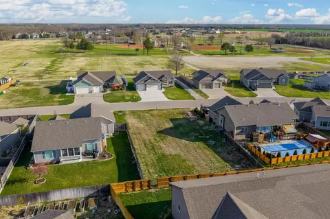 945 Ceder Brook Cir, Mulvane, KS 67110 photo 6