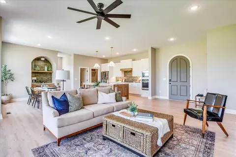 Living - 9642 W Cedar Ln, Maize, KS 67101 photo 3 of 9