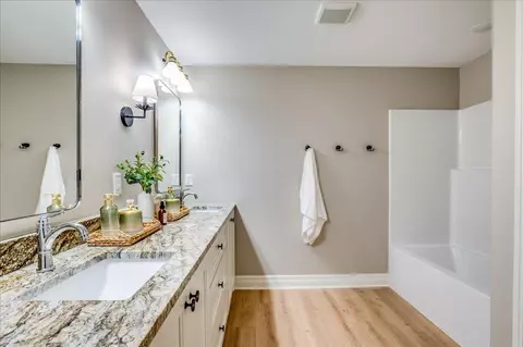 Bath - 9642 W Cedar Ln, Maize, KS 67101 photo 4 of 5