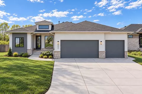 5857 N St Paul Ct, Wichita, KS 67204