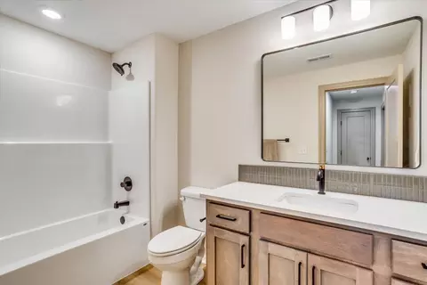 Bath - 9650 W Cedar Ln, Maize, KS 67101 photo 5 of 5