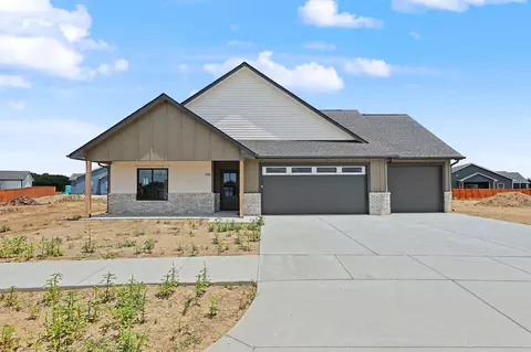 348 S Buckland St, Derby, KS 67037