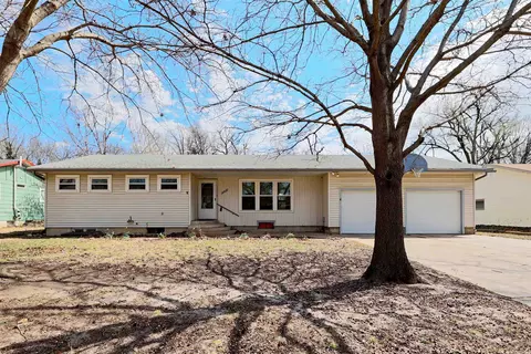 2310 Rosewood Ave, North Newton, KS 67117