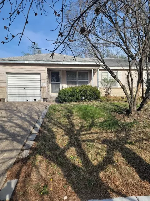 2726 N Spruce St, Wichita, KS 67219