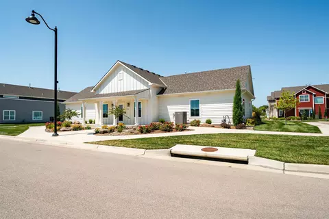 Exterior - 415 E Park Pl, Andover, KS 67002 photo 9 of 10