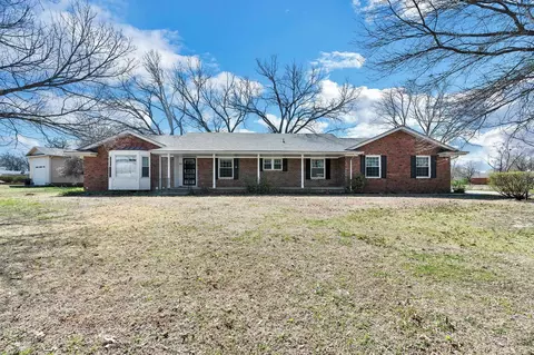 25 N Lakeside Dr, Augusta, KS 67010