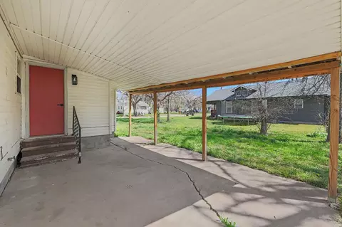 Exterior - 206 Pine St, Halstead, KS 67056 photo 1 of 6