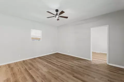 Living - 206 Pine St, Halstead, KS 67056 photo 4 of 6