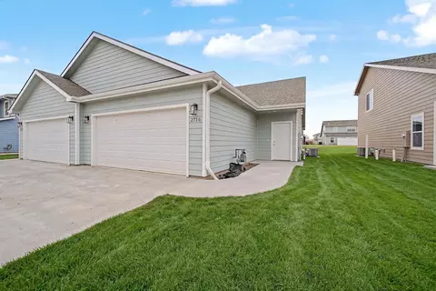 2716 Amelia Ln, Salina, KS 67401