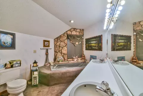 Bath - 1107 Monroe, Harper, KS 67058 photo 1 of 1