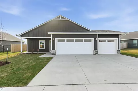 355 N Woodstone St, Derby, KS 67037