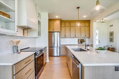 Kitchen - 9646 W Cedar Ln, Maize, KS 67101 photo 4 of 7
