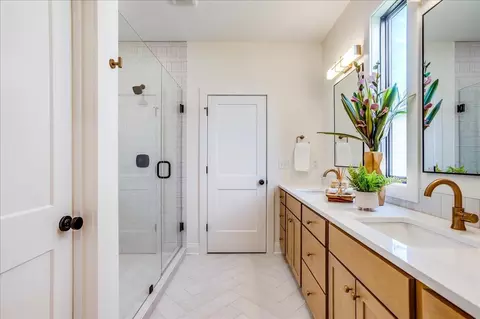 Bath - 9646 W Cedar Ln, Maize, KS 67101 photo 2 of 4
