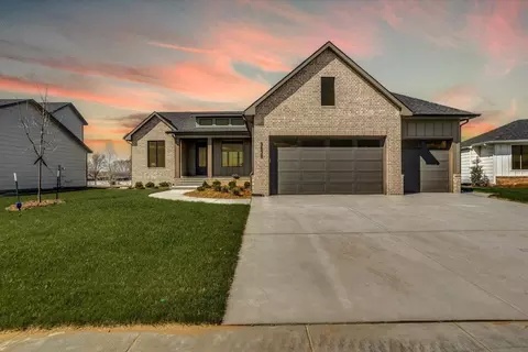 9638 W Cedar Ln, Maize, KS 67101