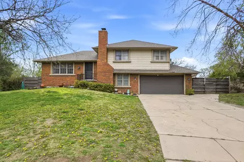 8448 E Lakeland Ct, Wichita, KS 67207