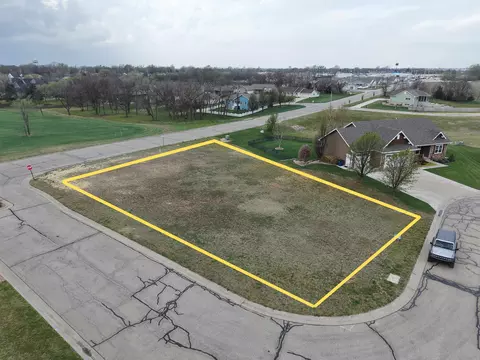 400 Ridge Rd, Abilene, KS 67410