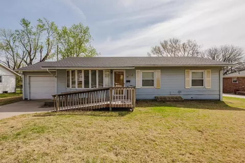 1112 N Acadia, Wichita, KS 67212