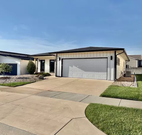 9618 E Annabelle St, Wichita, KS 67207