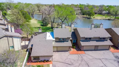 8201 E Harry St #1402, Wichita, KS 67207