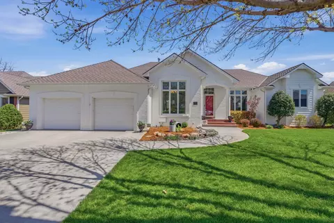 8128 W Meadow Pass Ct, Wichita, KS 67205