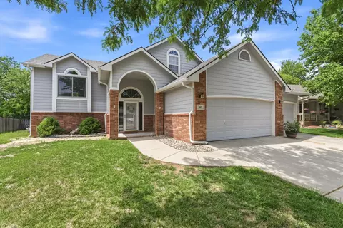 807 N Linden Ln, Derby, KS 67037