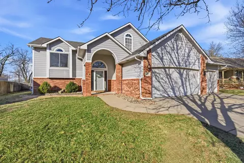 807 N Linden Ln, Derby, KS 67037