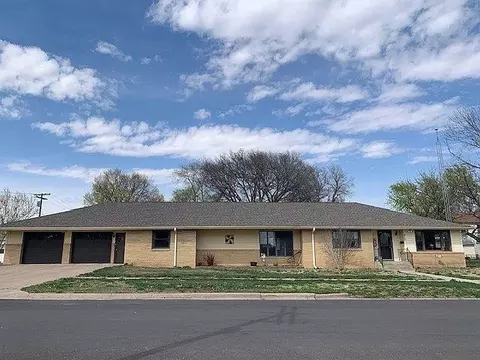 212 W Fourth St, Minneapolis, KS 67467