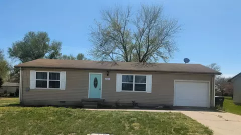 507 W B St, Hillsboro, KS 67063