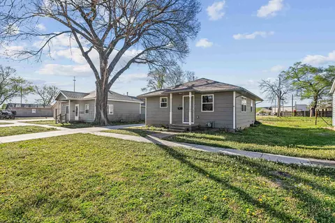411 E Clark, Augusta, KS 67010