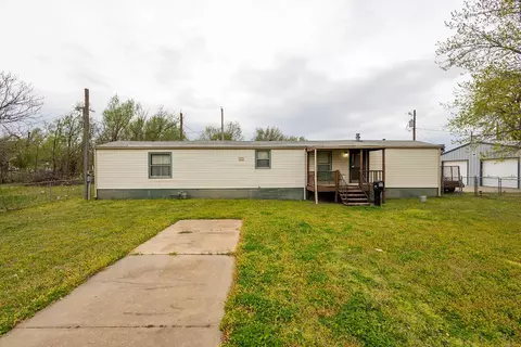 1635 S Vine St, Wichita, KS 67213